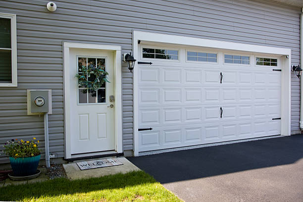 24/7 Emergency Garage Door Panel Replacement experts in Randallstown, MD